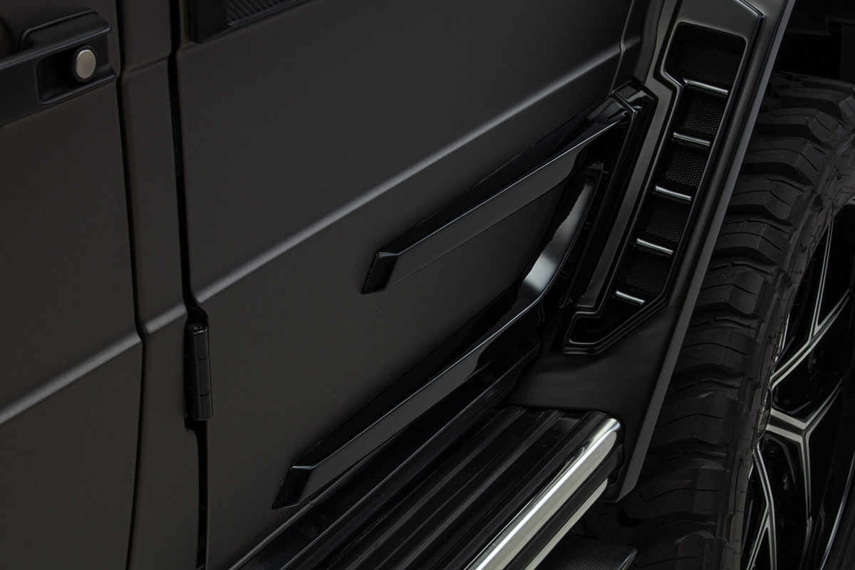 REAR DOOR PANEL