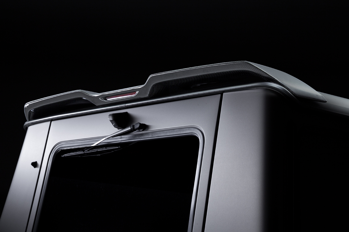REAR WING