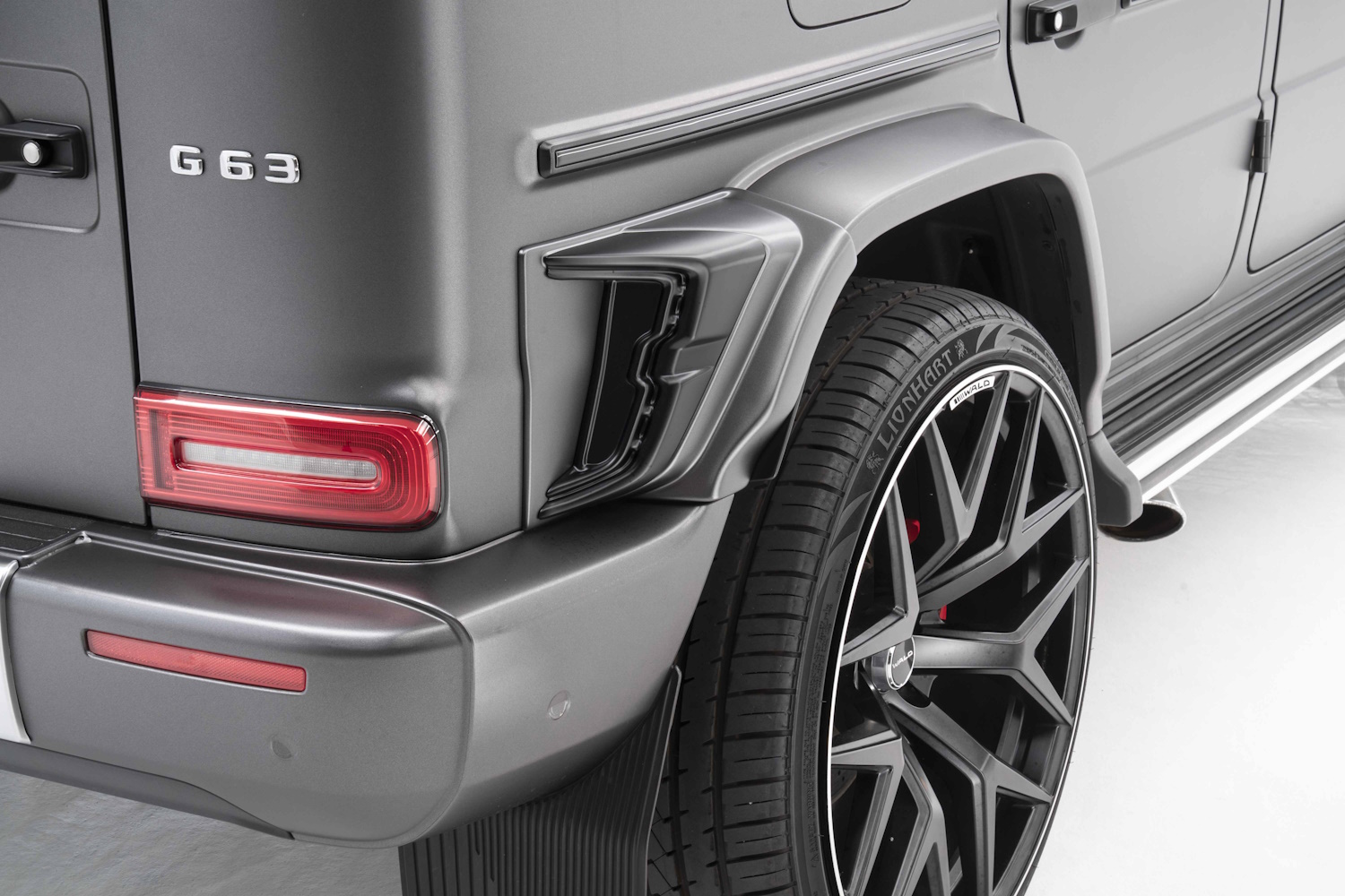 FENDER DUCT PANEL G63
