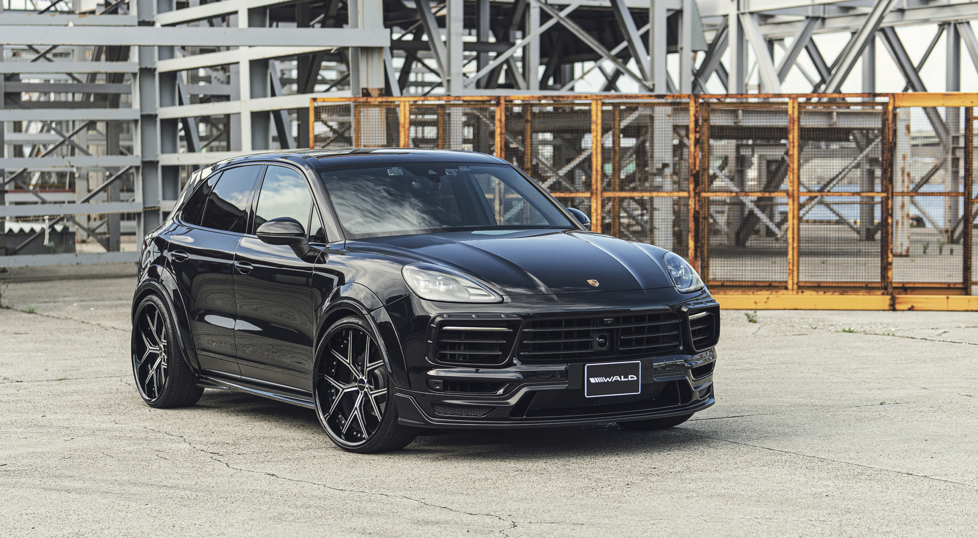 CAYENNE 18y- WALD SPORTS LINE BLACK LINE BLACK BISON EDITION