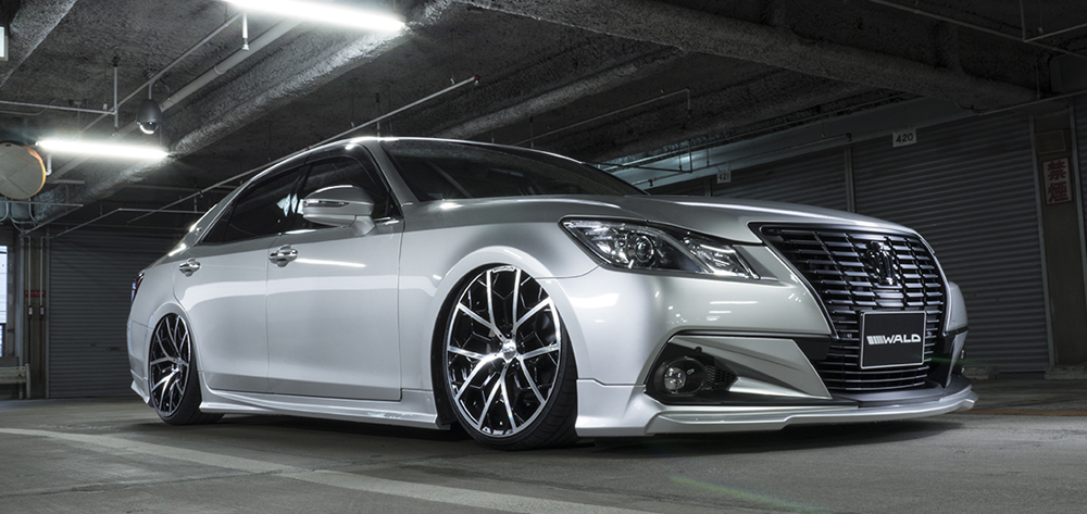 Toyota Crown aws210
