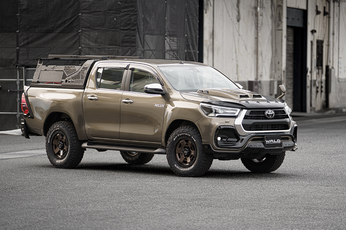 WALD HILUX BUMPER TYPE SPORTS LINE BLACK BISON EDITION