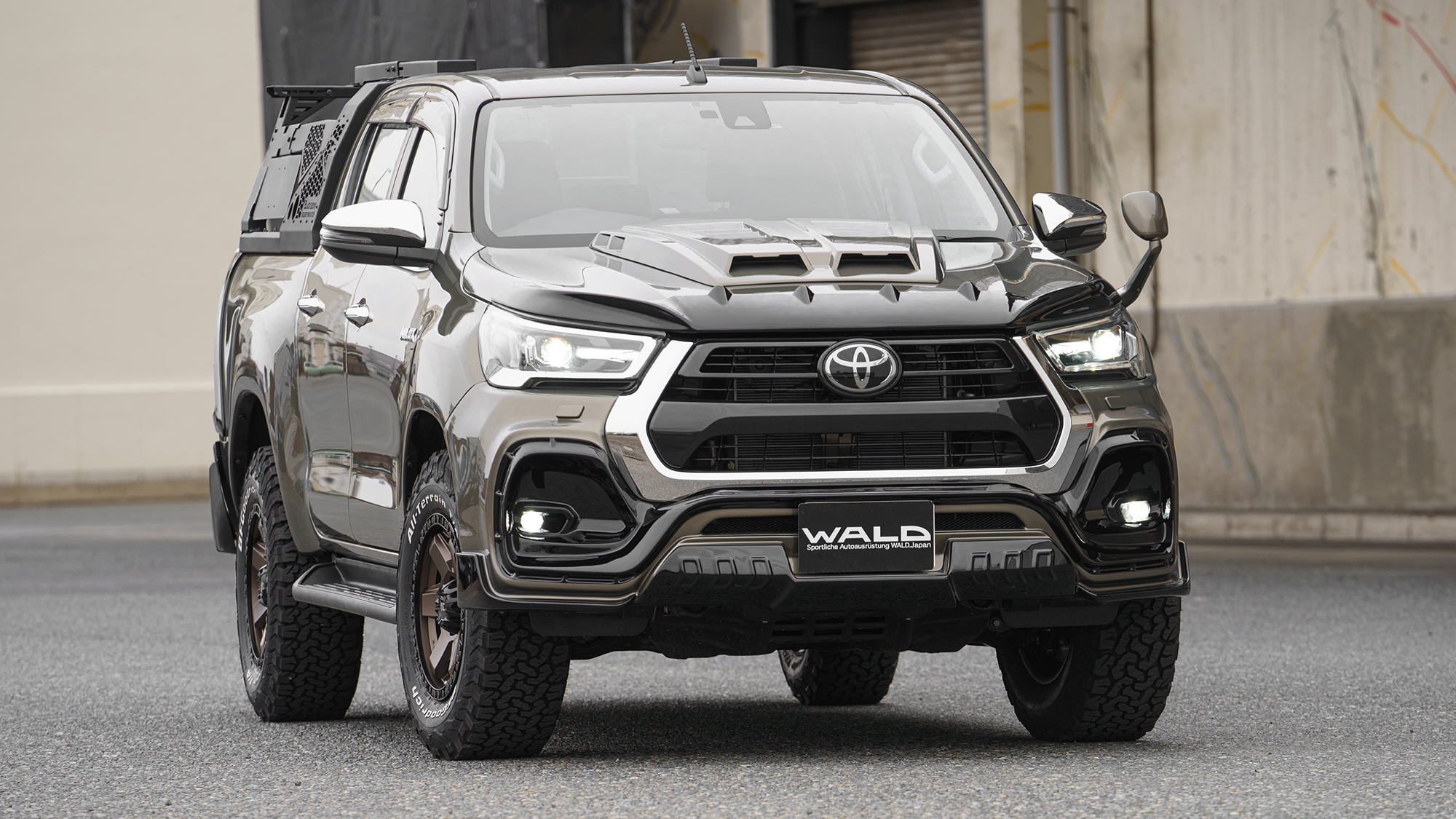 HILUX BUMPER TYPE WALD SPORTS LINE BLACK LINE BLACK BISON EDITION