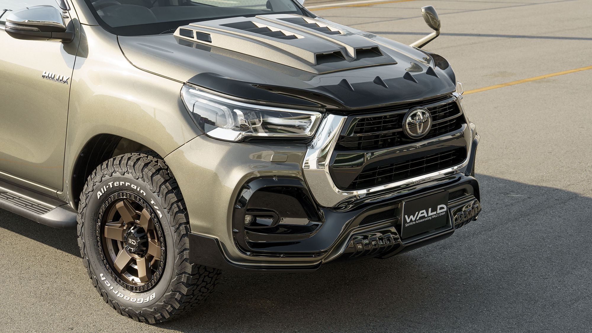 HILUX BUMPER TYPE WALD SPORTS LINE BLACK LINE BLACK BISON EDITION