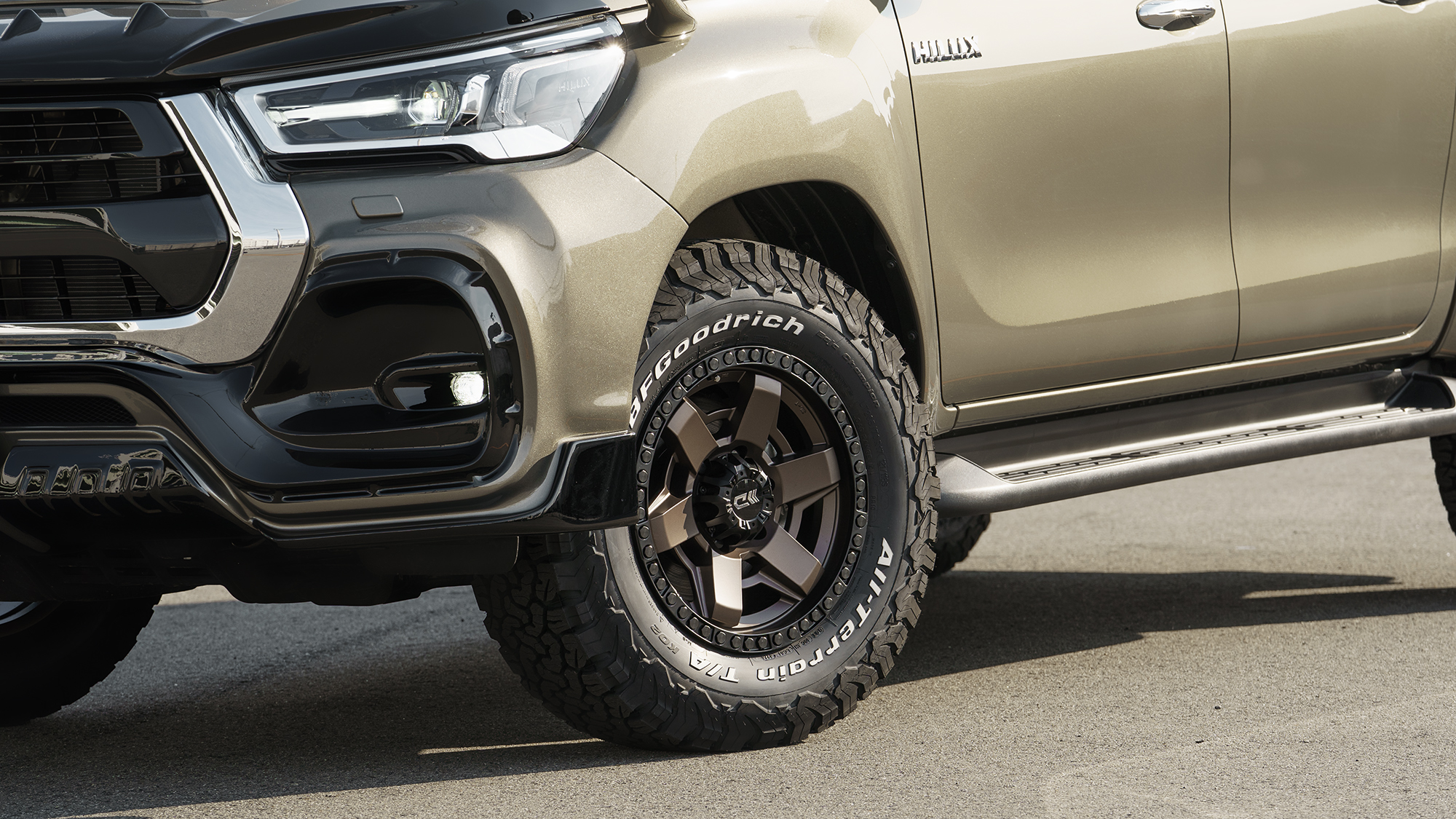 HILUX BUMPER TYPE WALD SPORTS LINE BLACK LINE BLACK BISON EDITION