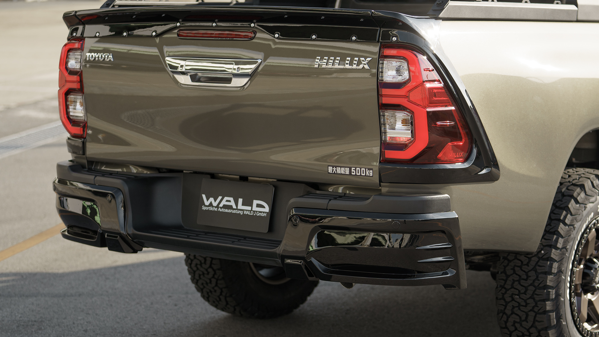 HILUX BUMPER TYPE WALD SPORTS LINE BLACK LINE BLACK BISON EDITION