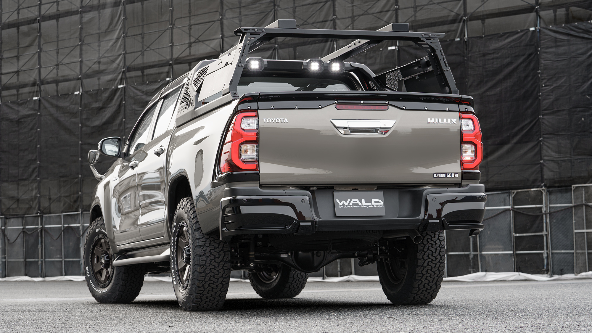 HILUX BUMPER TYPE WALD SPORTS LINE BLACK LINE BLACK BISON EDITION