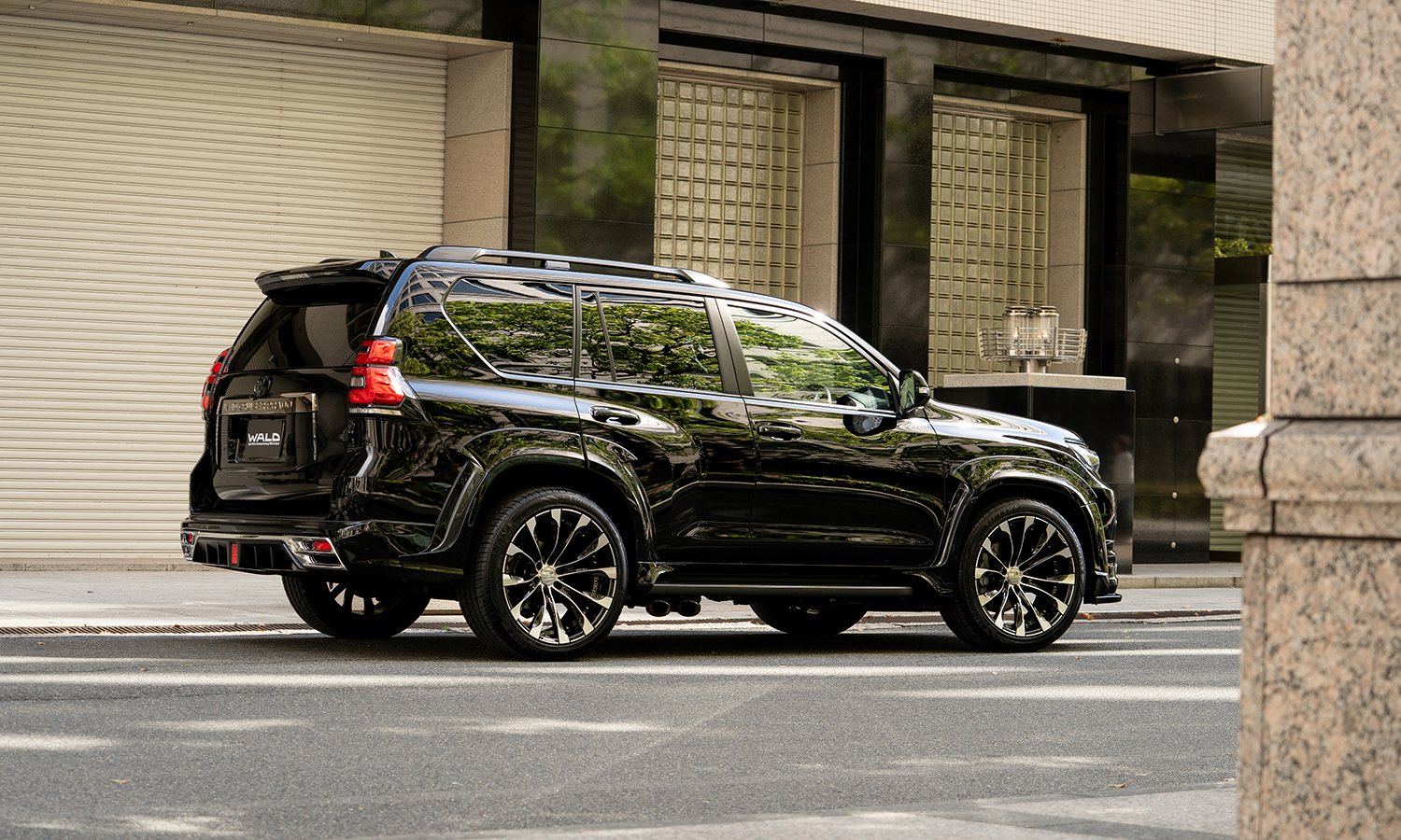 J11-C / JARRET 1PC CASTED 22inch /  with LAND CRUISER PRADO ( OVER FENDER SIZE)