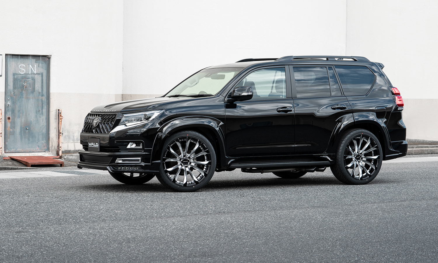 J11-C / JARRET 1PC CASTED 22inch /  with LAND CRUISER PRADO ( OVER FENDER SIZE)