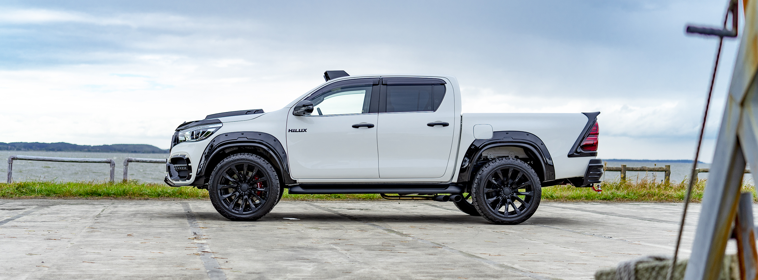 HILUX SPORTS LINE BLACK BISON EDITION